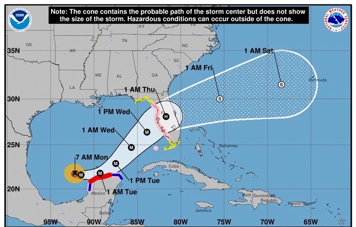 Imagem fornecida pelo Centro Nacional de Furacões dos EUA (NHC) na segunda-feira mostrando a previsão de cinco dias da passagem do furacão Milton no Golfo do México em direção à Flórida. Milton se fortaleceu rapidamente e se tornou um furacão de categoria 4 na escala Saffir-Simpson de cinco, com ventos máximos sustentados de 150 milhas por hora (240 quilômetros por hora), de acordo com o Centro Nacional de Furacões (EFE/NHC)


Traduzido com a versão gratuita do tradutor - DeepL.com