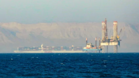 Houthis atacam petroleiro de bandeira liberiana no Mar Vermelho com mísseis