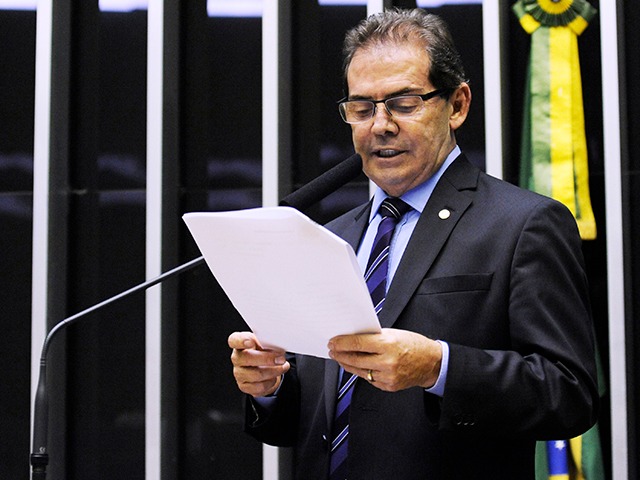 Deputado aciona STF para derrubar proposta que autoriza Congresso a cancelar decisões do Supremo