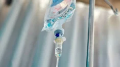 Em meio à escassez de fluidos intravenosos, quem pode ser afetado?