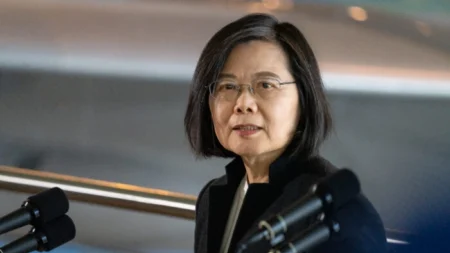 Ex-presidente afirma que democracia de Taiwan é uma linha de frente vital contra o autoritarismo