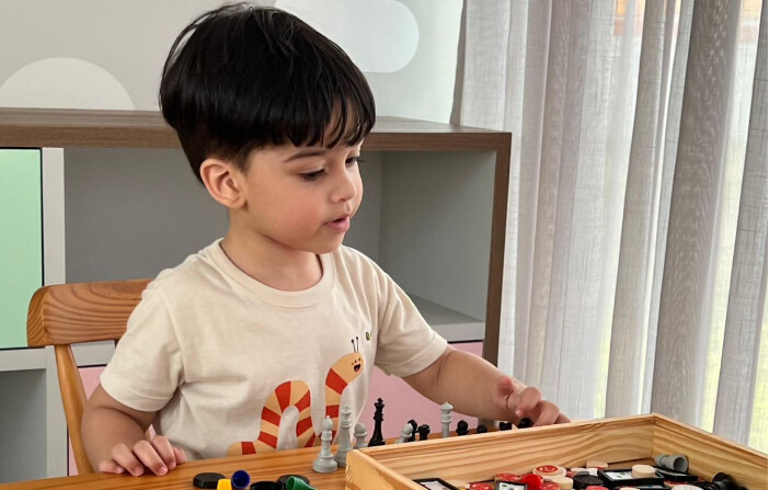 Benjamin começou a demonstrar habilidades avançadas muito cedo, reconhecendo letras, números e cores antes dos dois anos (Foto: Reprodução/Instagram via @benbenahsd)