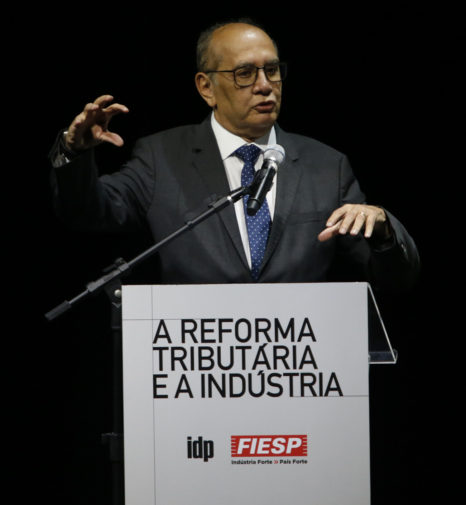 “Questão jurídica de alta relevância”, define ministro Gilmar Mendes sobre escolas cívico-militares