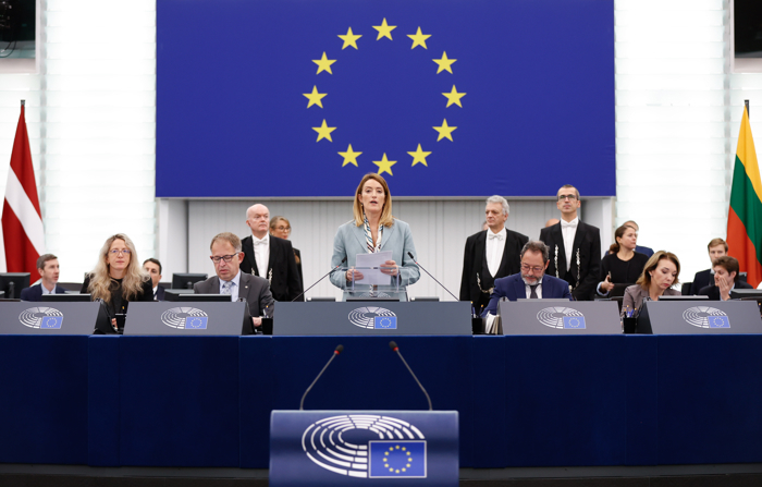 A presidente do Parlamento Europeu, Roberta Metsola, anunciou os líderes da oposição venezuelana Edmundo González Urrutia e María Corina Machado como vencedores do Prêmio Sakharov para a Liberdade de Pensamento 2024. González Urrutia e Machado receberam o apoio da maioria dos líderes dos grupos políticos do Parlamento Europeu reunidos a portas fechadas em Estrasburgo (França), confirmaram fontes parlamentares à EFE (EFE/ Mathieu CUGNOT/Parlamento Europeu)