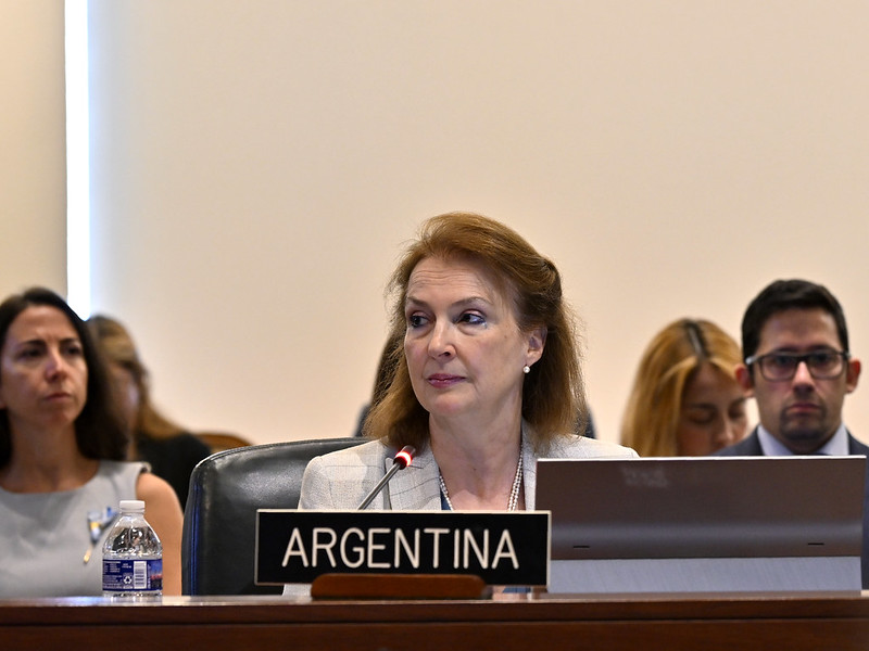 Milei demite chanceler argentina que votou a favor de Cuba na ONU