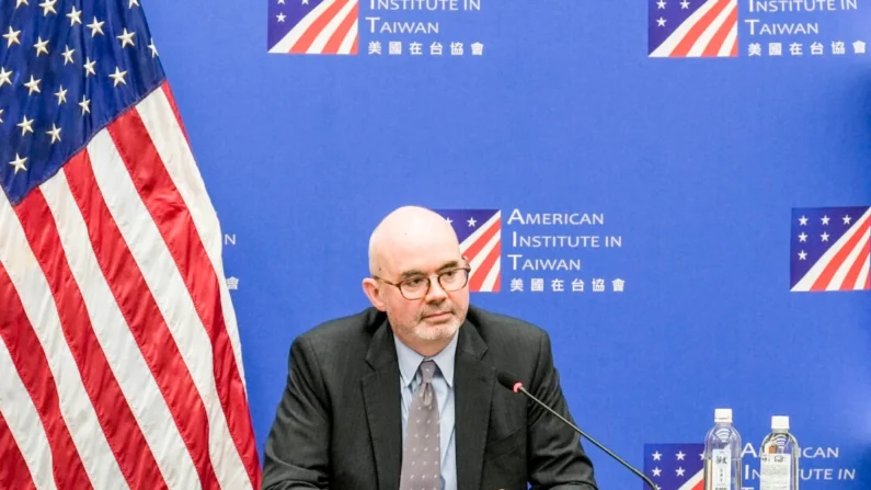 Raymond Greene, diretor do Instituto Americano em Taiwan (AIT), participa de uma coletiva de imprensa em Taipei em 4 de setembro de 2024. Walid Berrazeg/AFP via Getty Images
