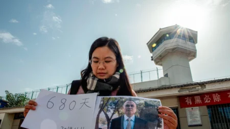 Casal de advogados de direitos humanos condenado na China em meio a protestos globais