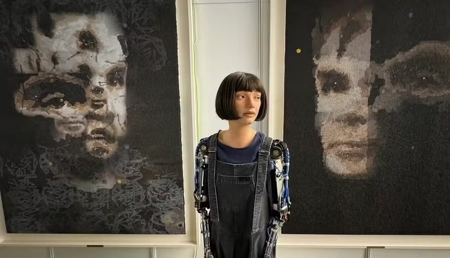 Retrato de Alan Turing, pintado por robô humanoide Ai-Da, é vendido por US$ 1,08 milhão