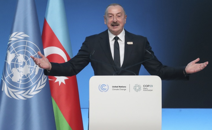 O presidente do Azerbaijão, Ilham Aliyev, faz um discurso na Conferência das Nações Unidas sobre Mudanças Climáticas COP29 em Baku, Azerbaijão, em 12 de novembro de 2024. A capital do Azerbaijão, Baku, sedia a Conferência das Nações Unidas sobre Mudanças Climáticas de 2024 (COP29) de 11 a 22 de novembro de 2024 (EFE/EPA/IGOR KOVALENKO)