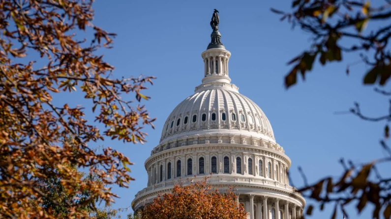 O edifício do Capitólio dos EUA durante o outono em Washington, em 23 de outubro de 2024. (Madalina Vasiliu/Epoch Times)