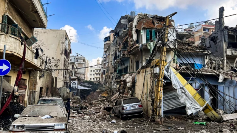 Um bairro no sul de Beirute após um ataque aéreo israelense em 13 de novembro de 2024 (Ibrahim Amro/AFP via Getty Images)
