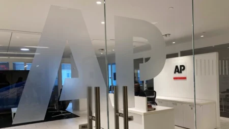 Associated Press cortará 8% da força de trabalho