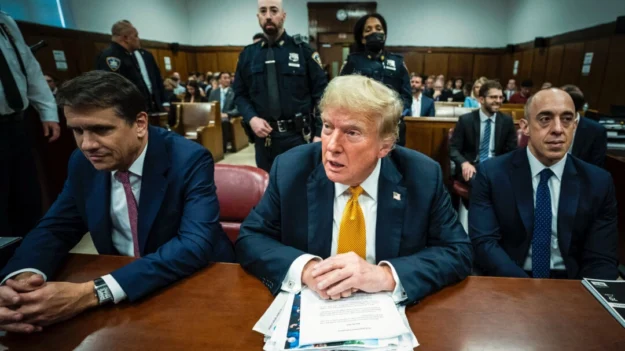 Advogados de Trump pedem arquivamento imediato do caso criminal de Nova Iorque