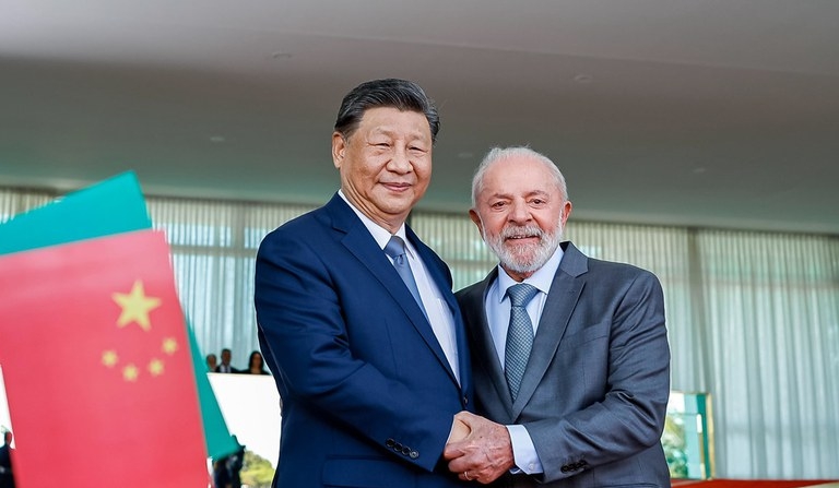 Xi Jinping e Lula no Palácio da Alvorada: parcerias e sinergia. Foto: Ricardo Stuckert / PR (Fonte: Gov BR)

