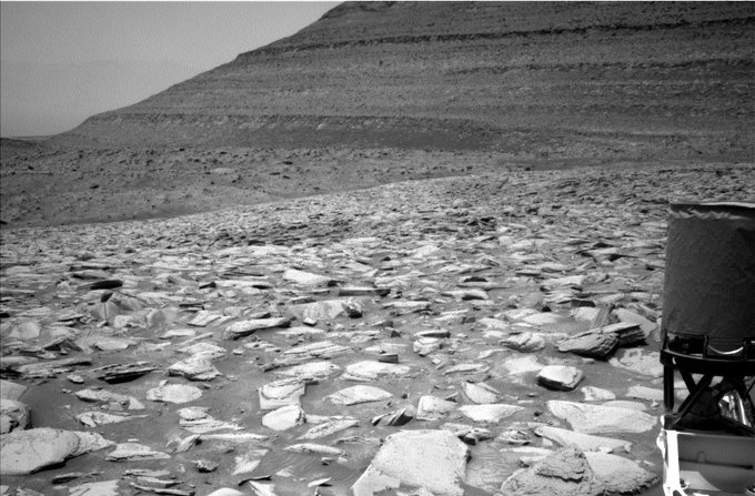 Superfície de Marte capturada pelo rover Curiosity (Imagem: Reprodução/X via @Curiosity Rover)