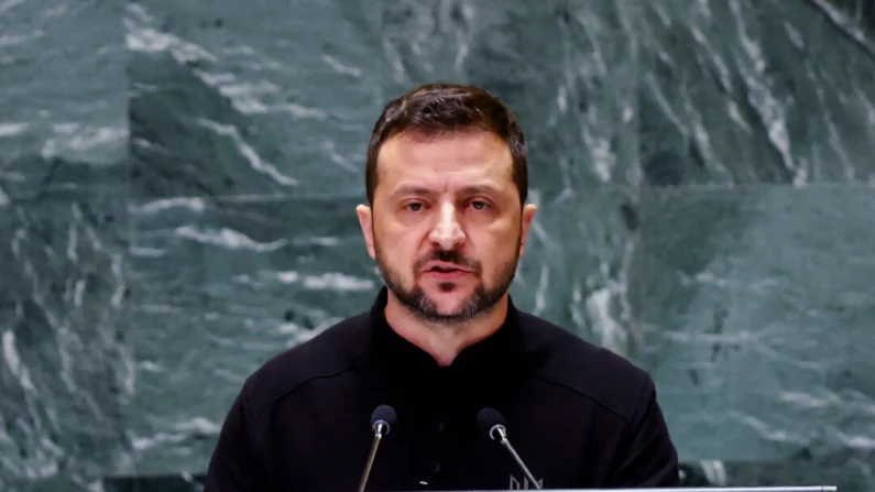 O presidente ucraniano Volodymyr Zelenskyy discursa para líderes mundiais durante a Assembleia Geral da ONU, na sede da ONU em Nova Iorque, em 25 de setembro de 2024. (Spencer Platt/Getty Images)