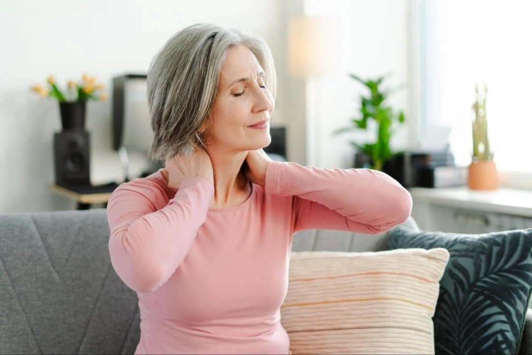 Auto-reabilitação da coluna cervical: 3 movimentos simples para restaurar o alinhamento