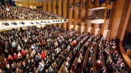 Ingressos para o Shen Yun esgotados em cidade alemã com meses de antecedência