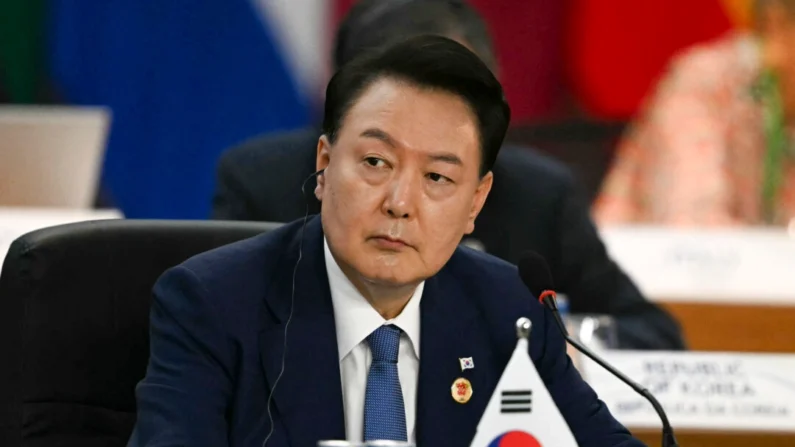 O presidente sul-coreano Yoon Suk Yeol participa de uma reunião de líderes do G20 no Rio de Janeiro, Brasil, em 19 de novembro de 2024 (Mauro Pimentel/AFP via Getty Images)