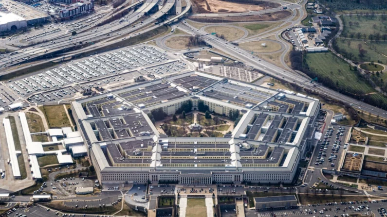 O Pentágono é visto do ar em Washington em 3 de março de 2022 (Joshua Roberts/Reuters)
