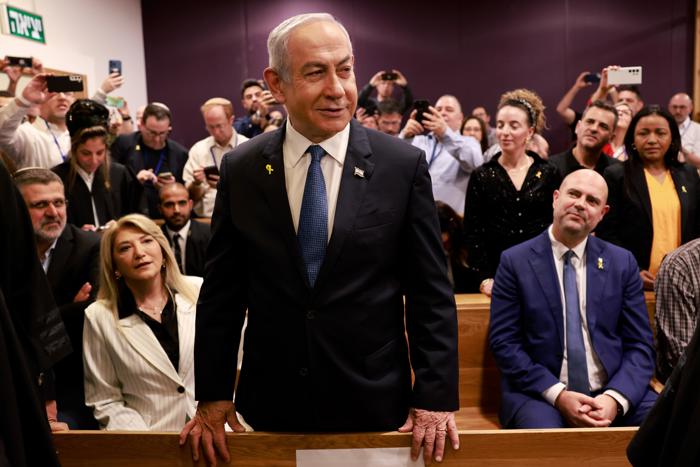 Netanyahu nega ter buscado favores da imprensa em 2º dia de depoimento