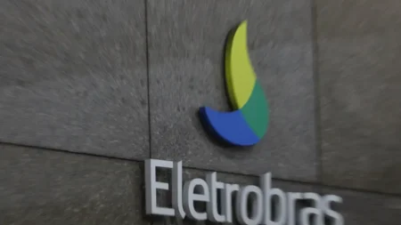 Copel e Eletrobras assinam acordo de mais de R$ 5 bilhões