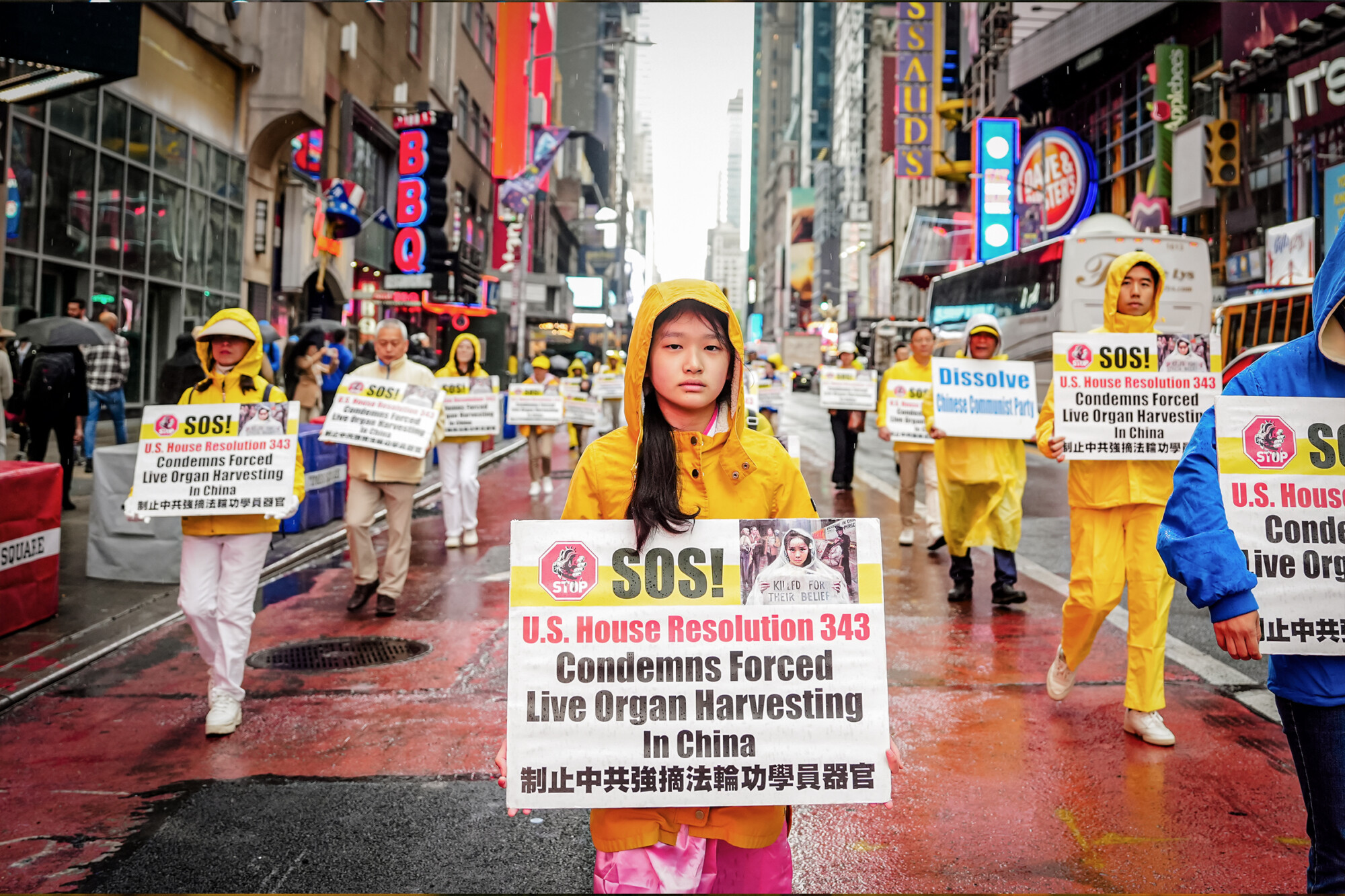 Pós-eleição nos EUA, PCCh intensifica campanha contra Falun Gong nos Estados Unidos