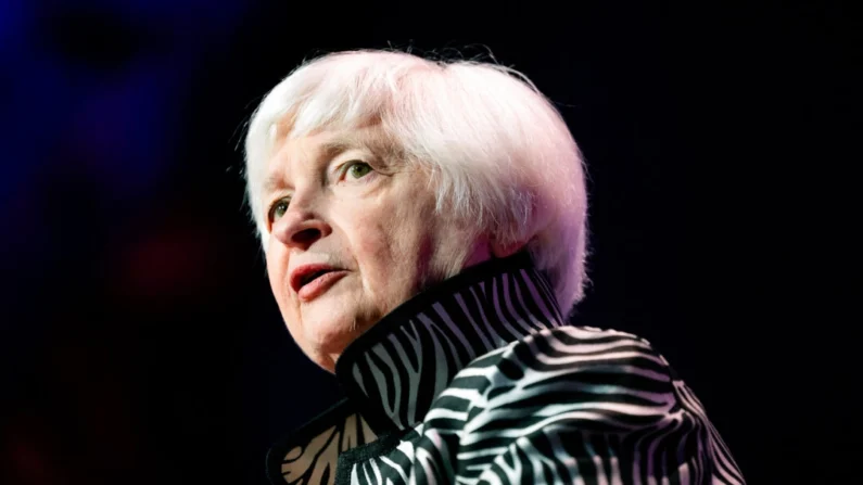 A secretária do Tesouro, Janet Yellen, fala em Nova Iorque em 20 de setembro de 2023 (Foto de Julia Nikhinson/AP)