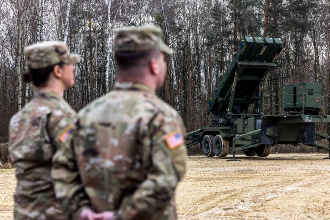 Estados Unidos não está preparado para guerra devido a riscos crescentes de segurança, dizem especialistas