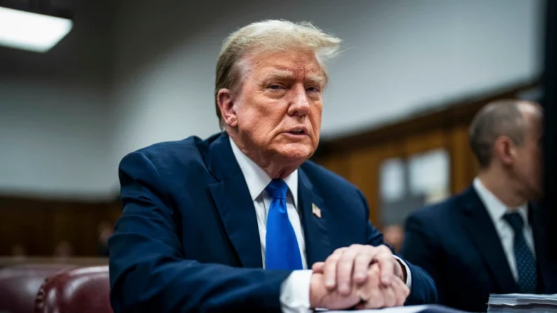 O ex-presidente Donald Trump no Tribunal Criminal de Manhattan, na cidade de Nova Iorque, em 18 de abril de 2024. (Jabin Botsford-Pool/Getty Images)