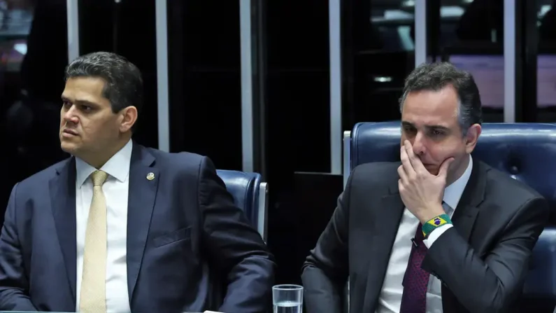 O senador Davi Alcolumbre (União Brasil-AP) conta com o apoio do atual presidente da Casa, Rodrigo Pacheco (PSD-MG) e das maiores bancadas como PL, PSD, MDB e PT (Imagem: Antônio Cruz/Agência Brasil) 