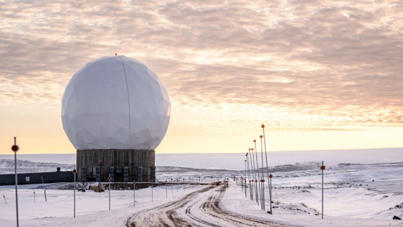 A Base Espacial Pituffik (antiga Base Aérea de Thule) é retratada no norte da Groenlândia, em 4 de outubro de 2023.(Thomas Traasdahl/Ritzau Scanpix/AFP/Getty Images)