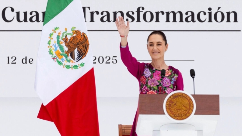 A presidente do México, Claudia Sheinbaum, realiza um comício para informar sobre os primeiros 100 dias de seu governo, na praça Zócalo, no centro da Cidade do México, México, em 12 de janeiro de 2025. (Quetzalli Nice-Ha/Reuters)