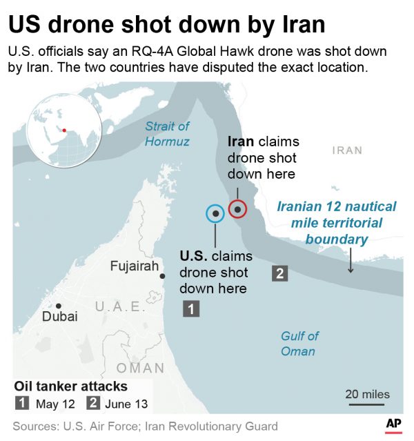 Este gráfico aponta dois locais onde o drone foi atingido. Um foi fornecido pelos EUA e outro pelo Irã revelando como os pontos estão conflitando na localização (U.S. Air Force; Iran Revolutionary Guard)