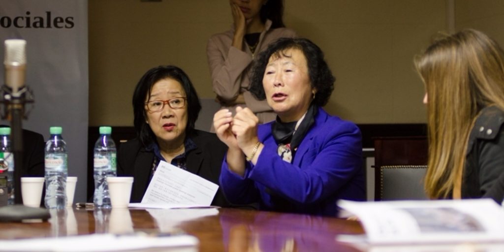  Yu Zhenjie, um praticante do Falun Dafa, expõe a tortura que recebeu em campos de trabalhos forçados na China em 21 de novembro de 2016 na Faculdade de Direito (UBA), Buenos Aires, Argentina (Daniel Musa / The Epoch Times)