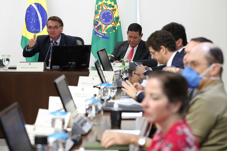 Videoconferência com Governadores do Centro-Oeste.