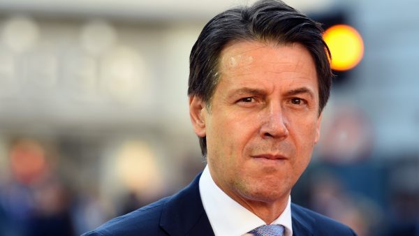 O primeiro-ministro italiano Giuseppe Conte chega à Universidade Mozarteum para participar de uma sessão plenária que faz parte da Cúpula Informal de Chefes de Estado ou de Governo da UE em Salzburgo, Áustria, em 20 de setembro de 2018 (Christof Stache / AFP / Getty Images)