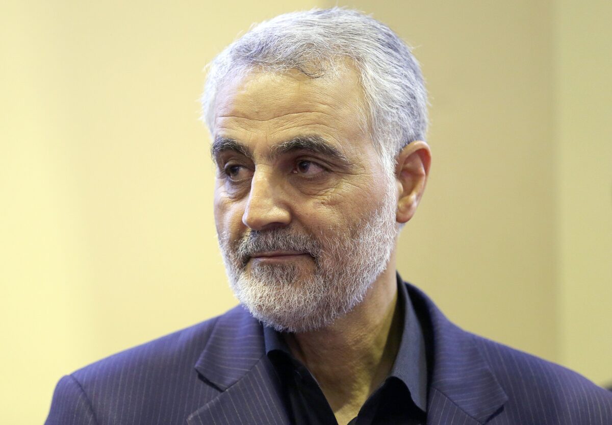 O comandante da Força Quds da Guarda Revolucionária Iraniana, general Qassem Soleimani, é visto no Teerã em 14 de setembro de 2013 (Mehdi Ghasemi / ISNA / AFP via Getty Images)