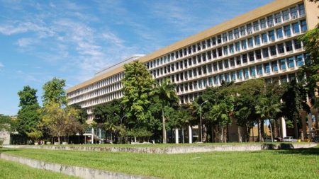 UFRJ recomenda lockdown no Rio para conter covid-19