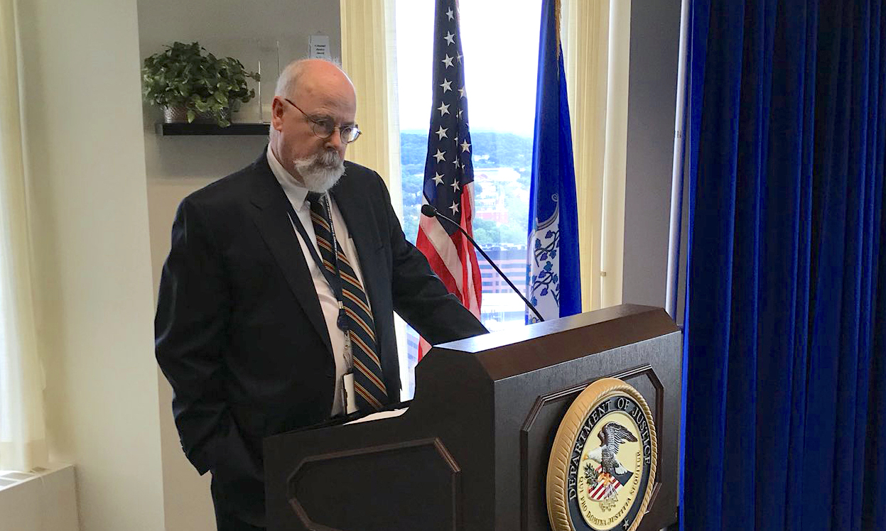 John Durham fala em uma conferência em New Haven, Connecticut, em 1 de setembro. 20, 2018(Cortesia do Gabinete do Procurador dos EUA para o Distrito de Connecticut)