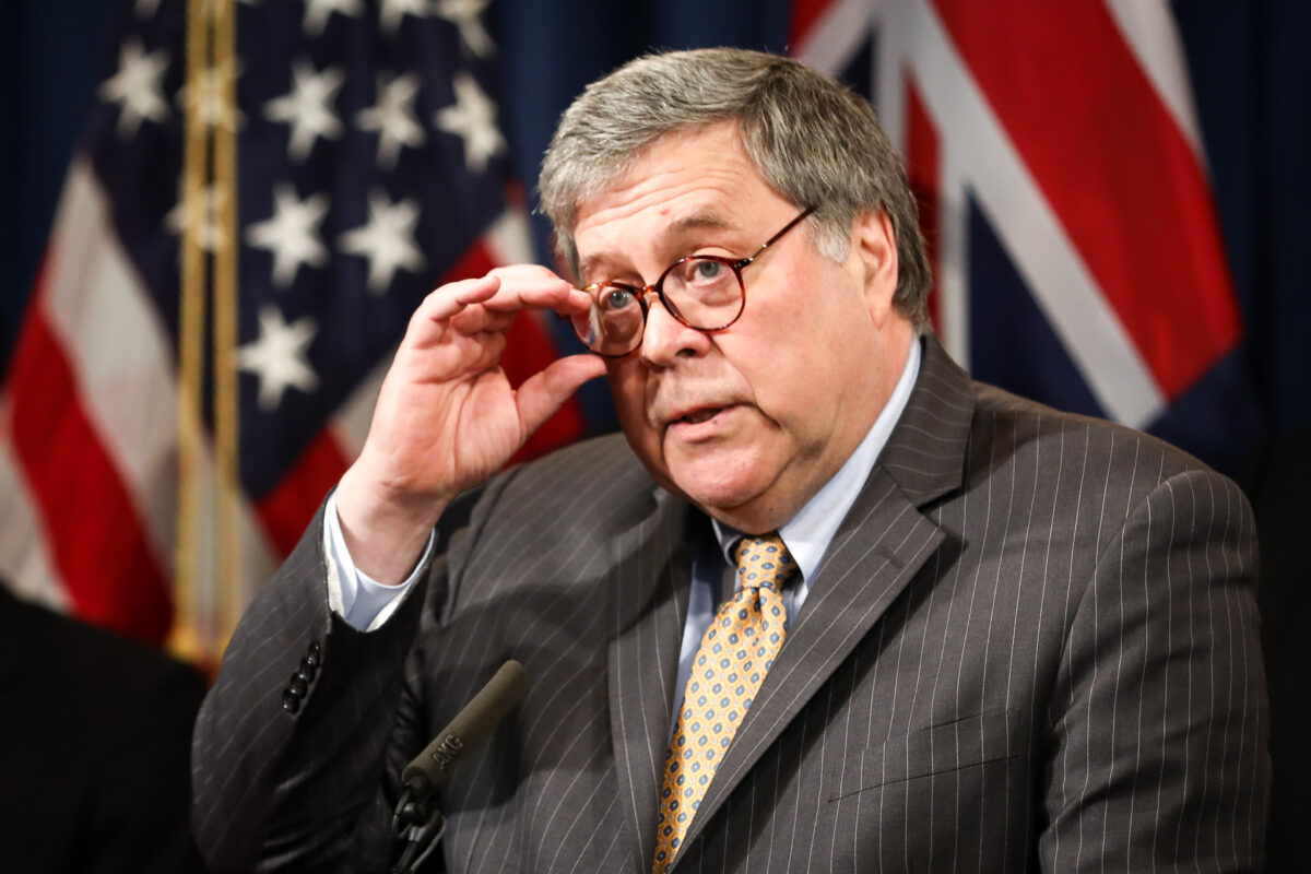 O procurador-geral William Barr fala sobre uma iniciativa para prevenir a exploração sexual infantil online, no Departamento de Justiça em Washington em 5 de março de 2020 (Samira Bouaou / The Epoch Times)