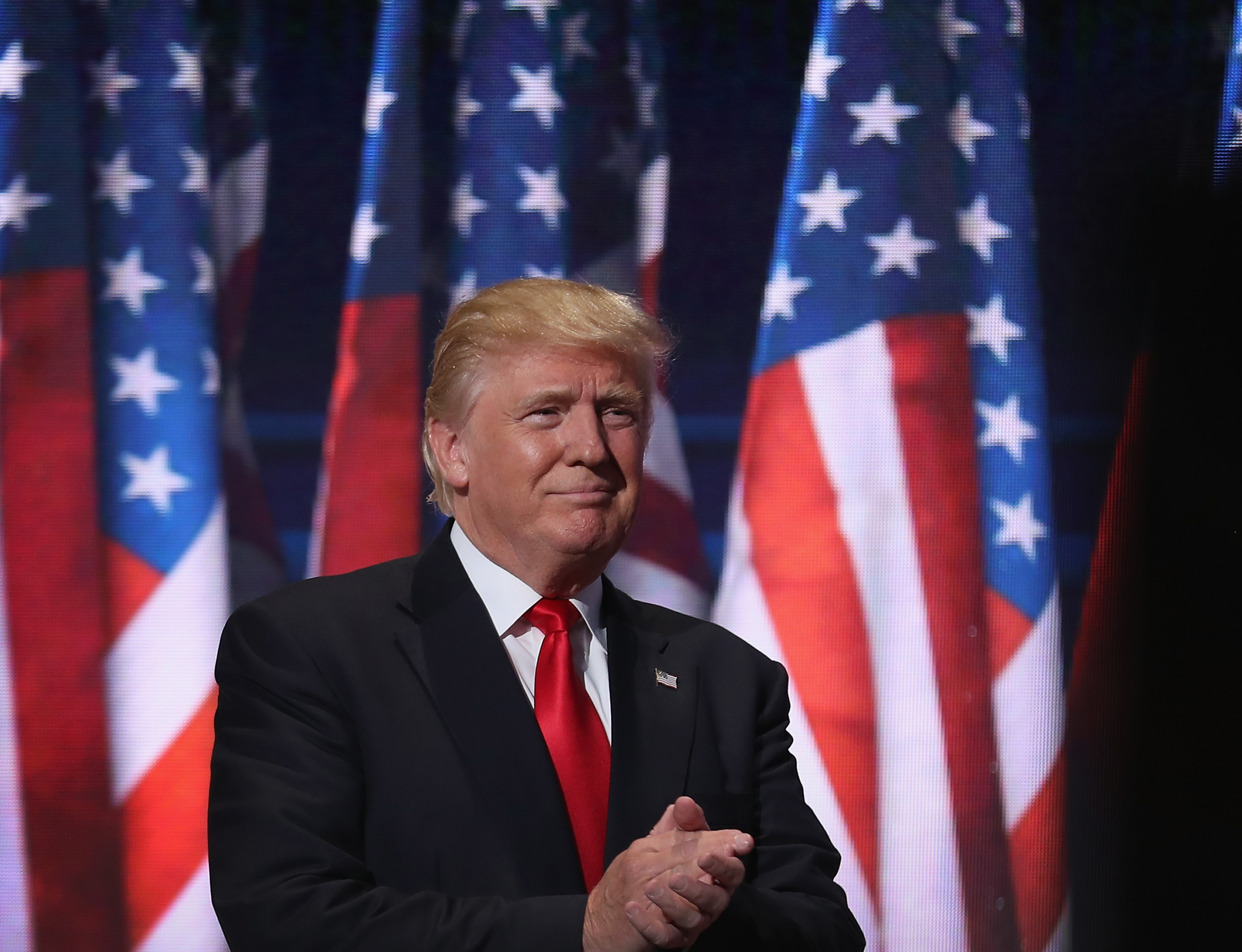 O candidato presidencial republicano Donald Trump faz um discurso durante a sessão da noite no quarto dia da Convenção Nacional Republicana na Quicken Loans Arena em Cleveland, Ohio, em 21 de julho de 2016 (John Moore / Getty Images)