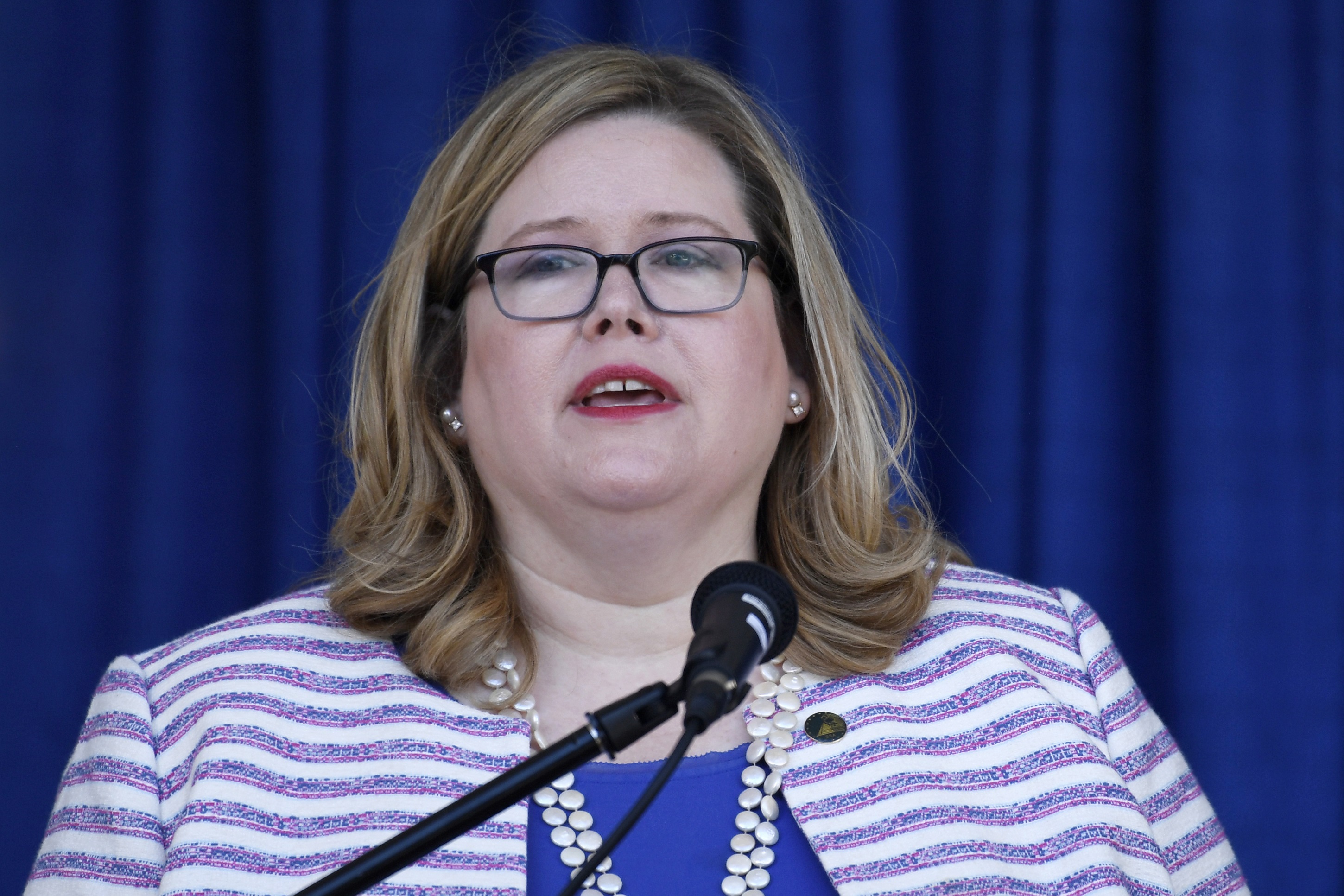 Emily Murphy, administradora da Administração de Serviços Gerais, fala durante uma cerimônia de inauguração em Washington em 21 de junho de 2019 (Foto de Susan Walsh / AP)