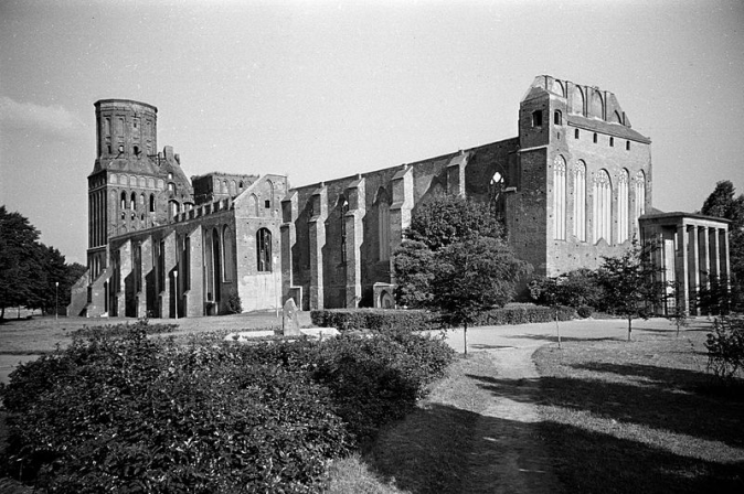 Uma foto de 1988 mostra a catedral abandonada de Königsberg (Yuri Syuganov/CC-BY 2.0)