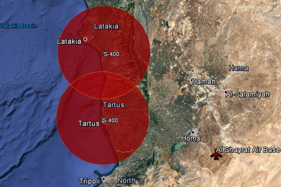 Embora o avançado míssil russo S-400 seja anunciado como tendo um alcance de cerca de 400 km, especialistas agora dizem que provavelmente ele tem apenas 40 km de alcance efetivo contra mísseis de cruzeiro do tipo Tomahawks dos EUA que atacaram uma base aérea da Síria em 7 de abril de 2017. (Imagem baseada no Google Earth)