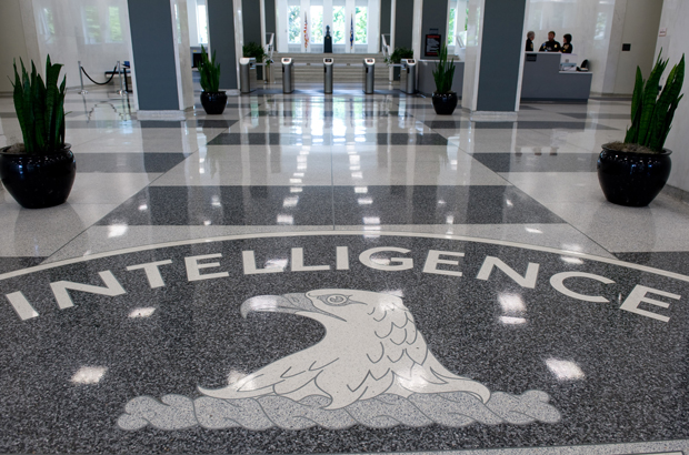 EUA, Mike Pompeo, CIA, inteligência, contrainteligência, espionagem - O lobby da sede da Agência Central de Inteligência (CIA) em Langley, Virginia, em 14 de agosto de 2008 (Saul Loeb/AFP/Getty Images)